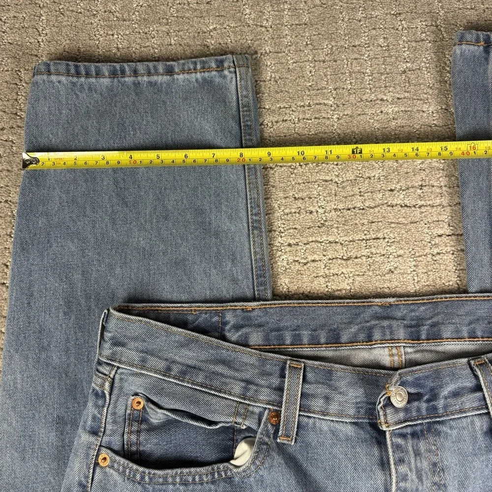 Levi's 505 Men's 38x32 Light Wash Straight Leg Denim Jeans Blue Casual Workwear